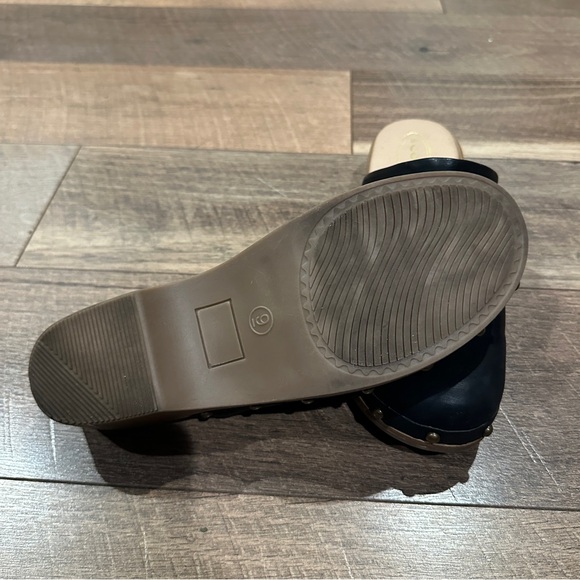 Scoop Black Clogs - Picture 5 of 5